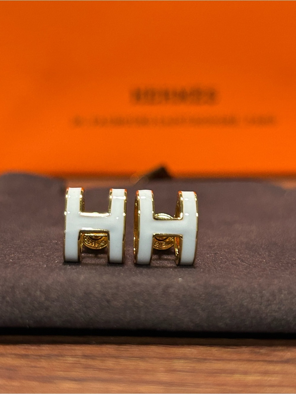 Hermes Pop H Earrings White & Gold - Picture 2 of 4